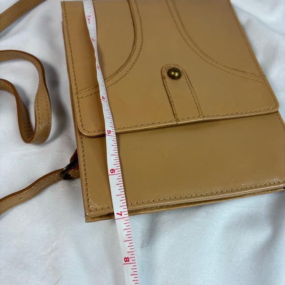 PERLINA Vintage Tan Leather Crossbody Wallet Bag - Picture 8 of 9